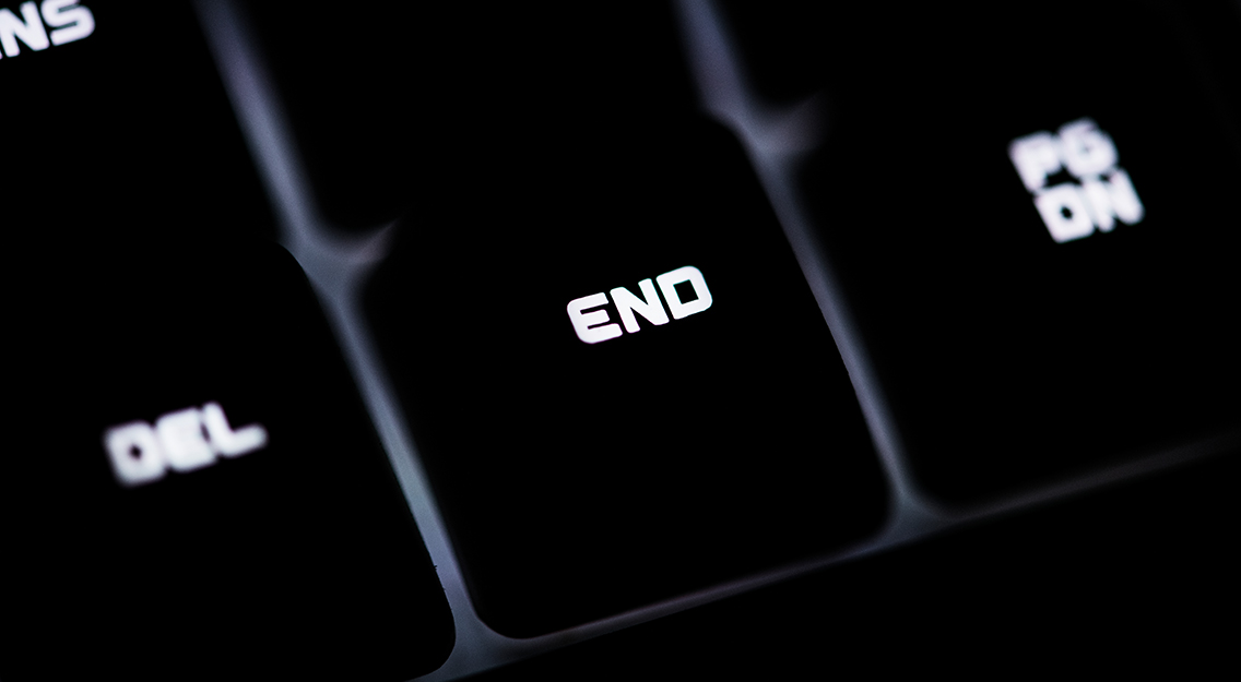 closeup-black-computer-keyboard-end-button-featured-image